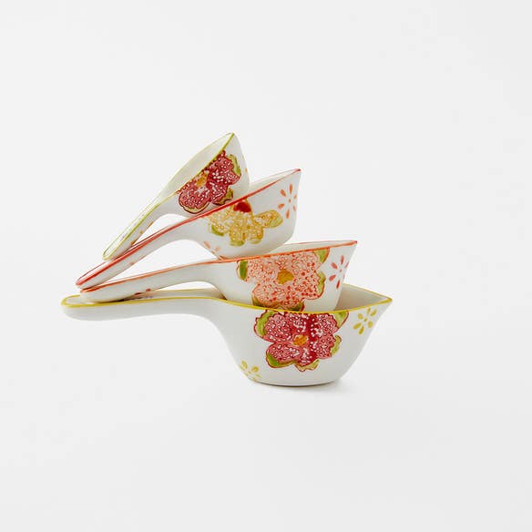 https://s3-ap-southeast-2.amazonaws.com/fusionfactory.commerceconnect.bbnt.production/pim_media/000/166/114/M_F_Easton-Measuring-Spoons_S4_Green-Red-Pink_25799601_SI.jpg?1721628252