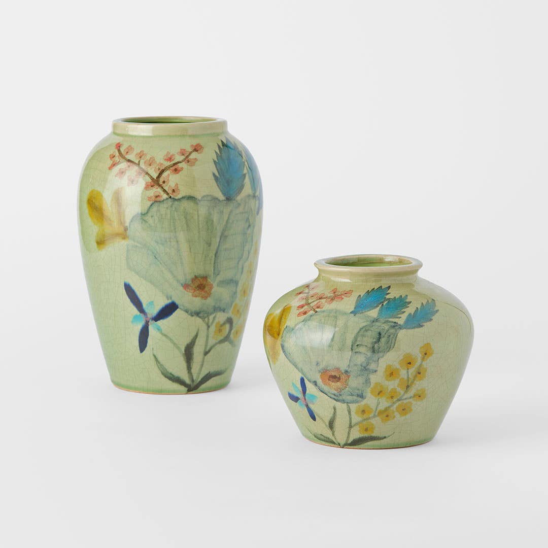 https://s3-ap-southeast-2.amazonaws.com/fusionfactory.commerceconnect.bbnt.production/pim_media/000/183/087/M_F_Evergreen-Floral-Ceramic-Vase_Green-Multi_26112_R_SI.jpg?1734587913