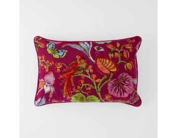 https://s3-ap-southeast-2.amazonaws.com/fusionfactory.commerceconnect.bbnt.production/pim_media/000/160/232/M_F_Fiorella-Cushion_Plum-Floral_23151101_SI.jpg?1707862735