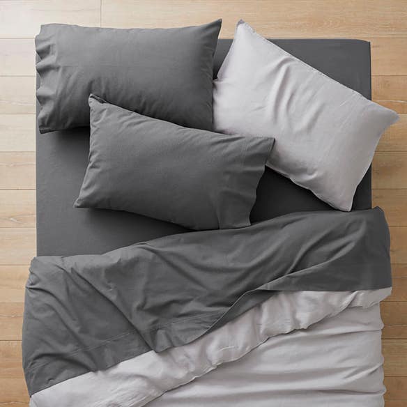 https://s3-ap-southeast-2.amazonaws.com/fusionfactory.commerceconnect.bbnt.production/pim_media/000/159/041/M_F_Flannelette_Plain-Dye_CHARCOAL.jpg?1705875637