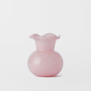 https://s3-ap-southeast-2.amazonaws.com/fusionfactory.commerceconnect.bbnt.production/pim_media/000/169/034/M_F_Florette-Vase-Sml_Pink_25826301_SI.jpg?1725341196