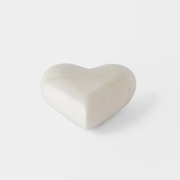 https://s3-ap-southeast-2.amazonaws.com/fusionfactory.commerceconnect.bbnt.production/pim_media/000/172/892/M_F_Heart-Ornament-Marble_White_25872701_SI.jpg?1729060207