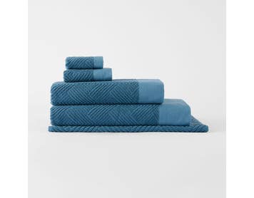 https://s3-ap-southeast-2.amazonaws.com/fusionfactory.commerceconnect.bbnt.production/pim_media/000/192/098/M_F_Kinsley-BT-HT-BS-BM-FW_Steel-Blue_20684309_SI.jpg?1743133259