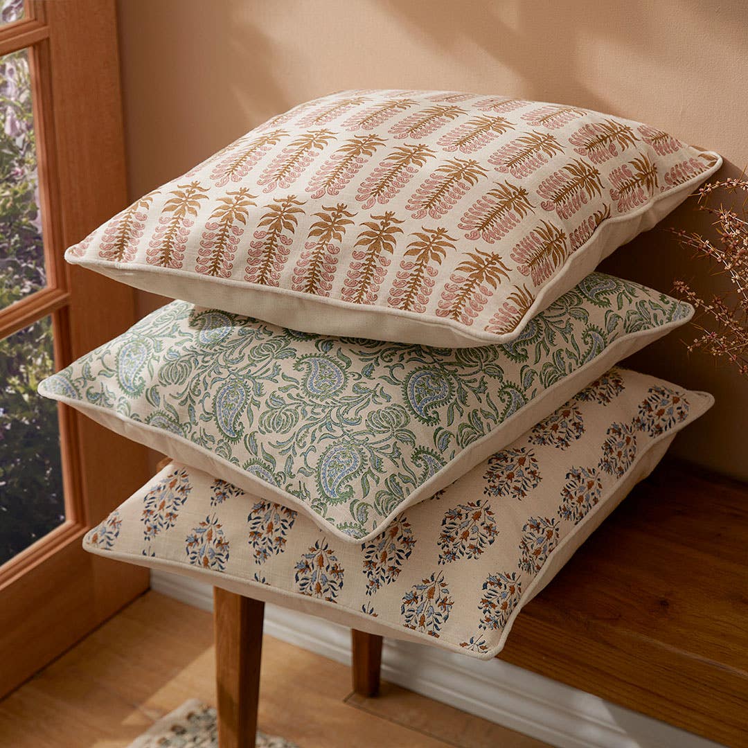 https://s3-ap-southeast-2.amazonaws.com/fusionfactory.commerceconnect.bbnt.production/pim_media/000/160/764/M_F_LS_W24_Cushions_Aarvi_Group_06_SI.jpg?1708575276
