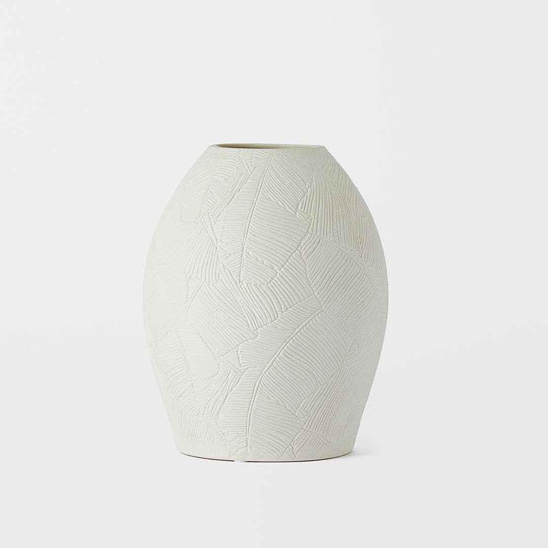 https://s3-ap-southeast-2.amazonaws.com/fusionfactory.commerceconnect.bbnt.production/pim_media/000/169/324/M_F_Linear-Leaf-Ceramic-Vase-Tall_White_25878601_SI.jpg?1725521744