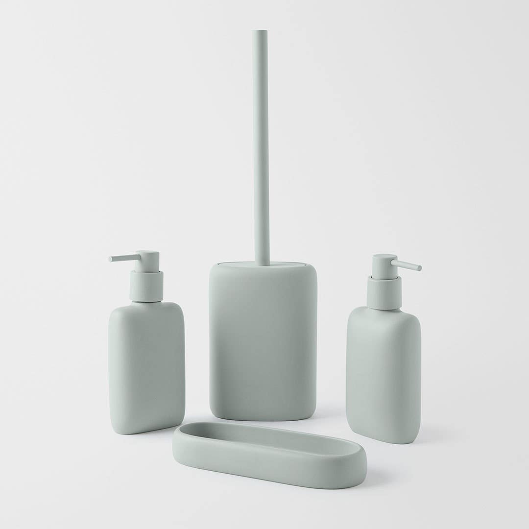 https://s3-ap-southeast-2.amazonaws.com/fusionfactory.commerceconnect.bbnt.production/pim_media/000/159/577/M_F_Luka-Bathroom-Set_Grey_23162_R_SI.jpg?1706745415