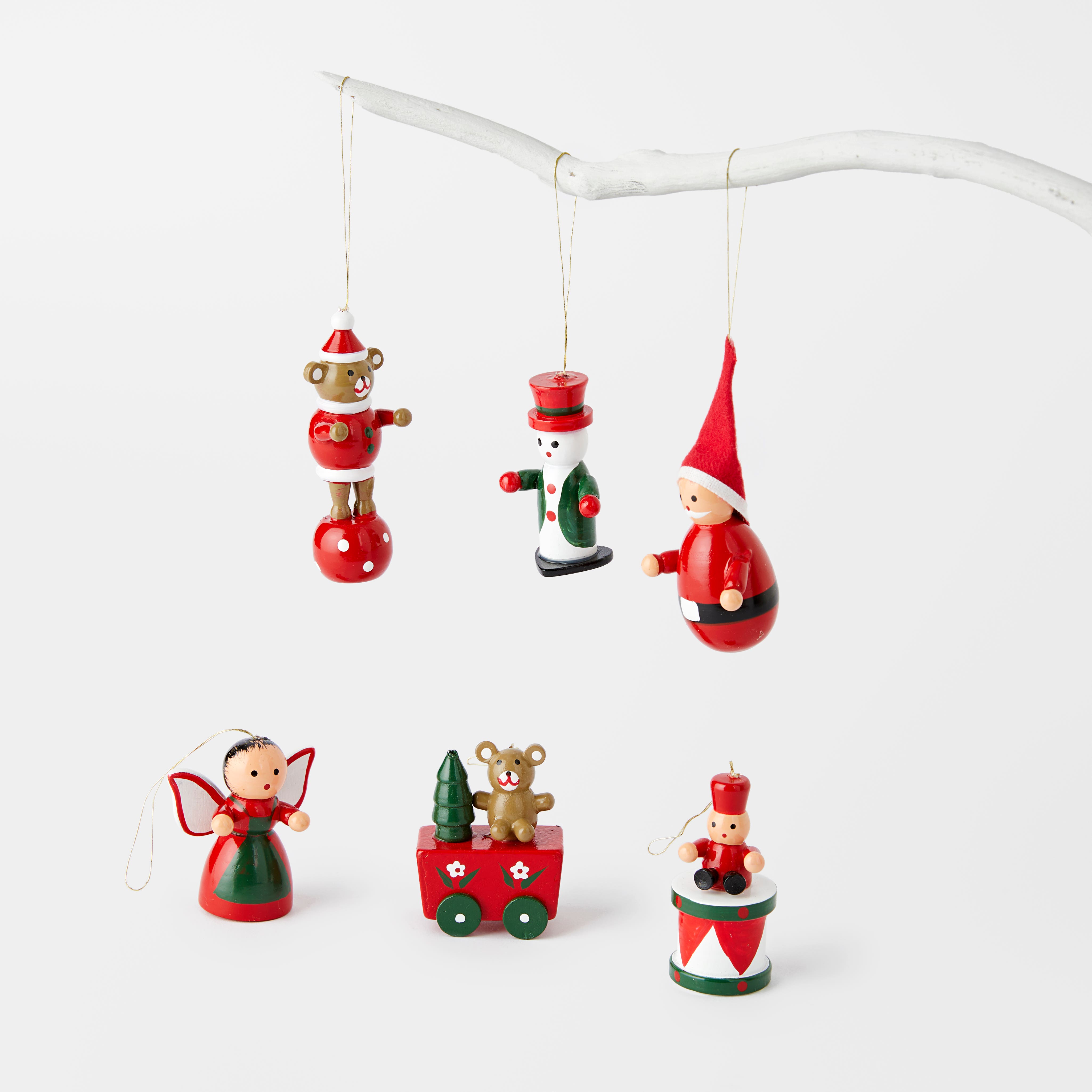 https://s3-ap-southeast-2.amazonaws.com/fusionfactory.commerceconnect.bbnt.production/pim_media/000/165/982/M_F_MR_S6-Wooden-Christmas-Icon-Decs_23218801.jpg?1721372187