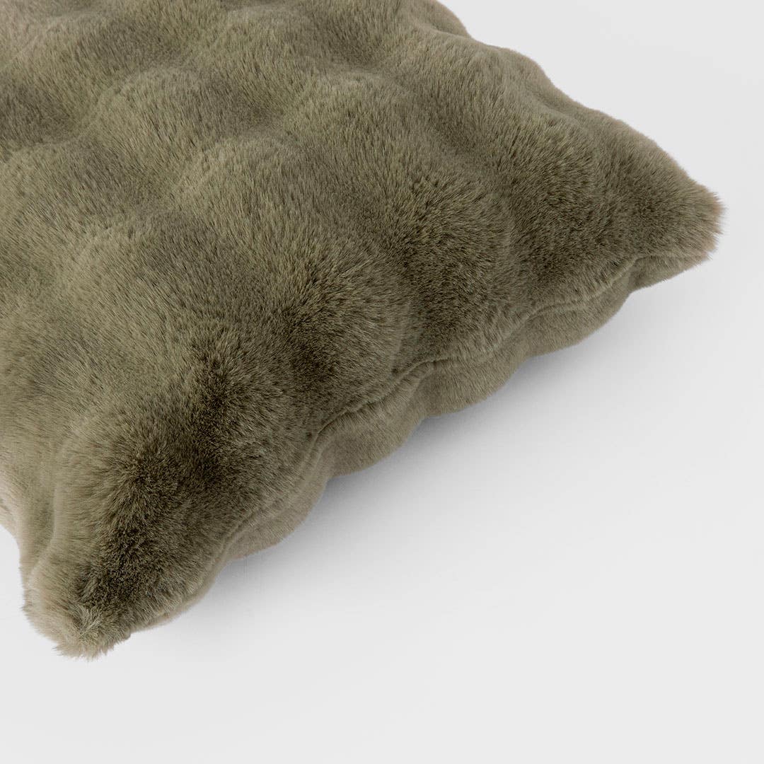 https://s3-ap-southeast-2.amazonaws.com/fusionfactory.commerceconnect.bbnt.production/pim_media/000/188/354/M_F_Malmo-Fur-Cushion_Sage_23175803_Detail_SI.jpg?1737596950