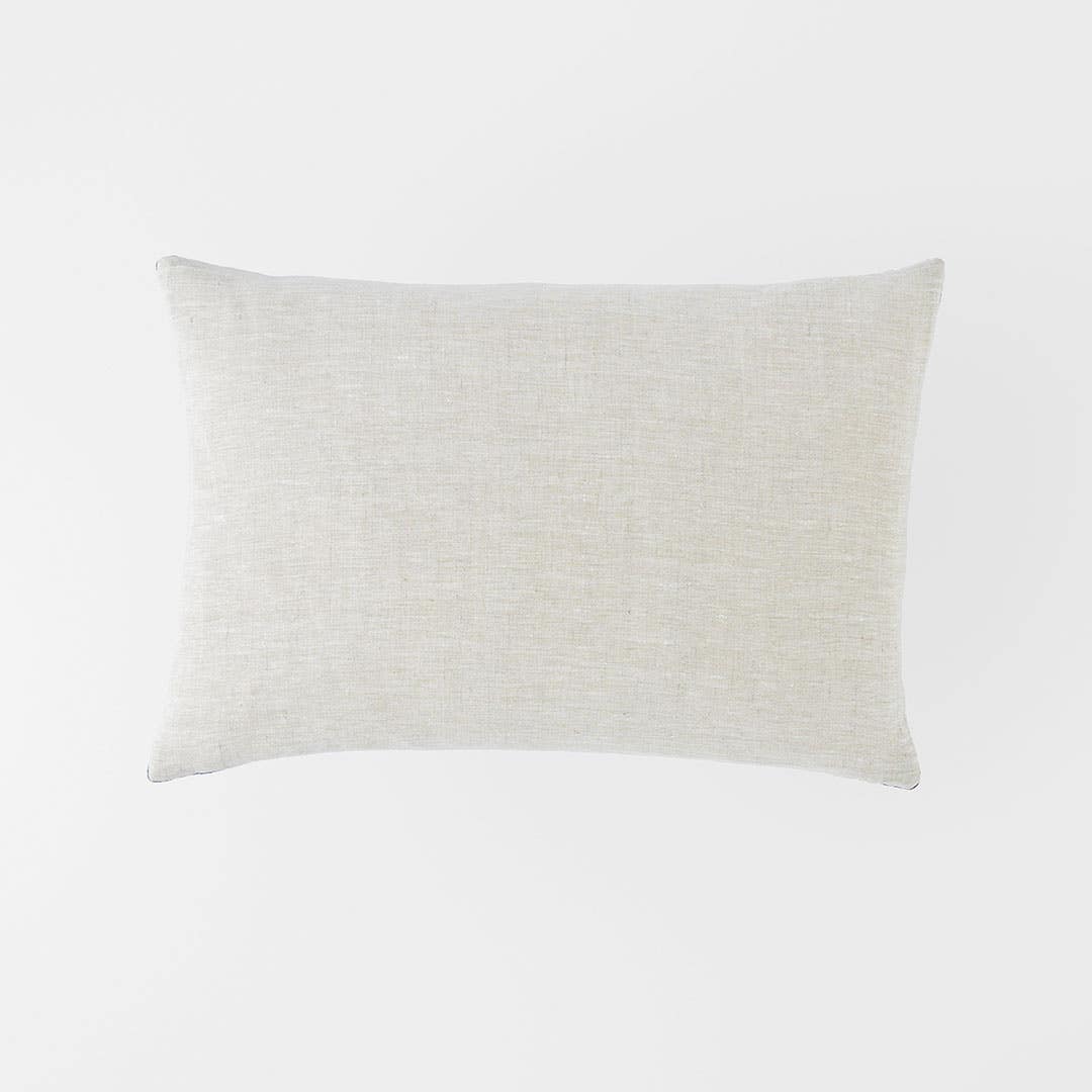 https://s3-ap-southeast-2.amazonaws.com/fusionfactory.commerceconnect.bbnt.production/pim_media/000/168/392/M_F_Meera-Velvet-Cushion_Steel_25836301_V2_SI.jpg?1724640212