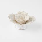 https://s3-ap-southeast-2.amazonaws.com/fusionfactory.commerceconnect.bbnt.production/pim_media/000/189/314/M_F_Peony-Ceramic-Sculpture_White_26161001_SI.jpg?1739423230