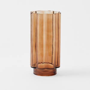https://s3-ap-southeast-2.amazonaws.com/fusionfactory.commerceconnect.bbnt.production/pim_media/000/159/200/M_F_Pippa-Glass-Vase-Lrg_Cinnamon_23201303_SI.jpg?1705879387