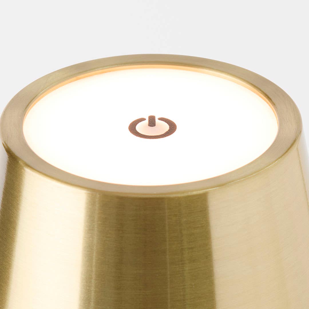 https://s3-ap-southeast-2.amazonaws.com/fusionfactory.commerceconnect.bbnt.production/pim_media/000/179/455/M_F_Ramona-LED-Table-Lamp_Gold_23413804_Detail-01_SI.jpg?1733378584