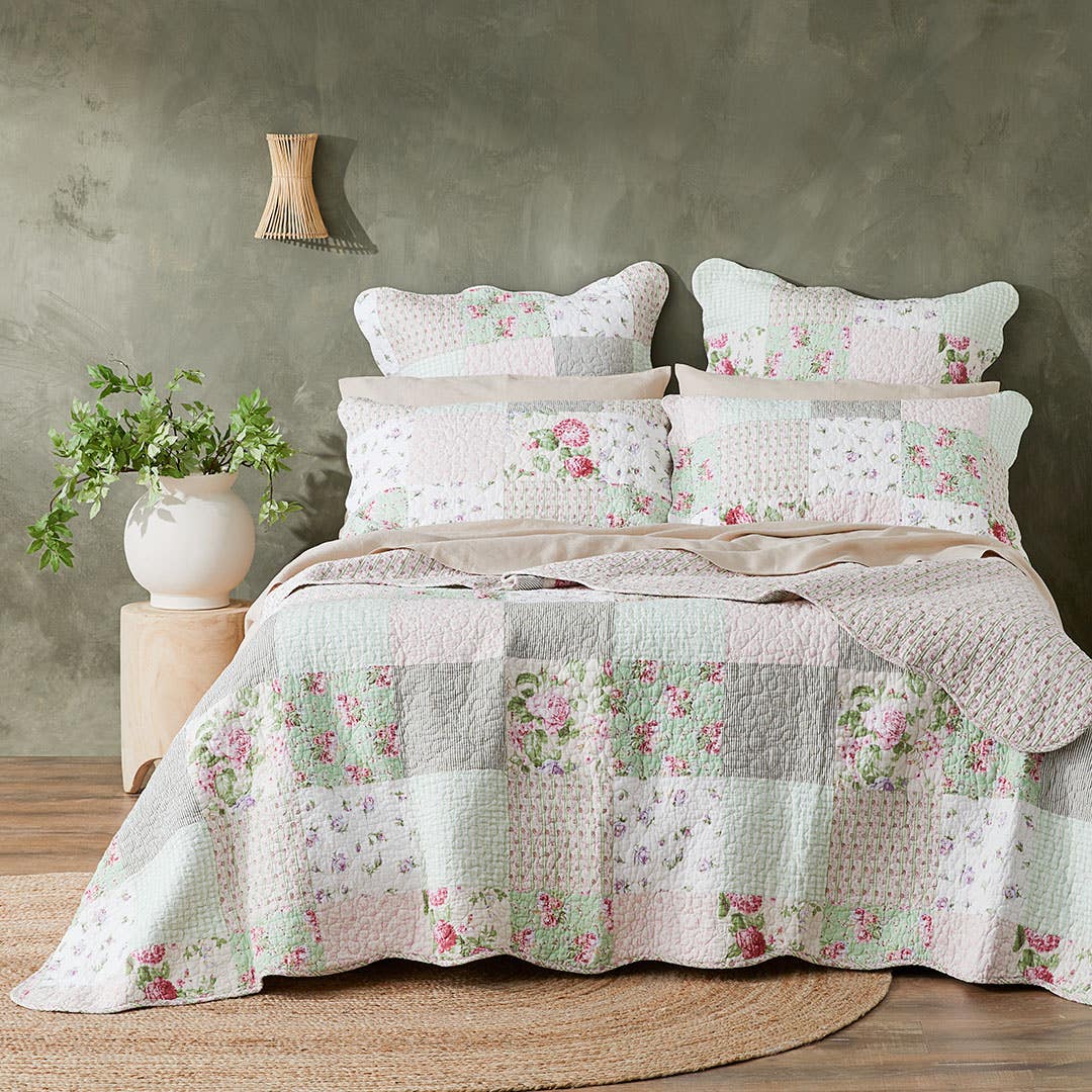 Quilts coverlets shop bedspreads