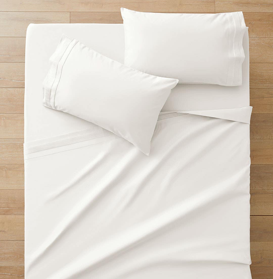 https://s3-ap-southeast-2.amazonaws.com/fusionfactory.commerceconnect.bbnt.production/pim_media/000/157/488/M_F_S23_Sleeping_Beauty_1200TC_Vanilla_SS_SI.jpg?1702957874
