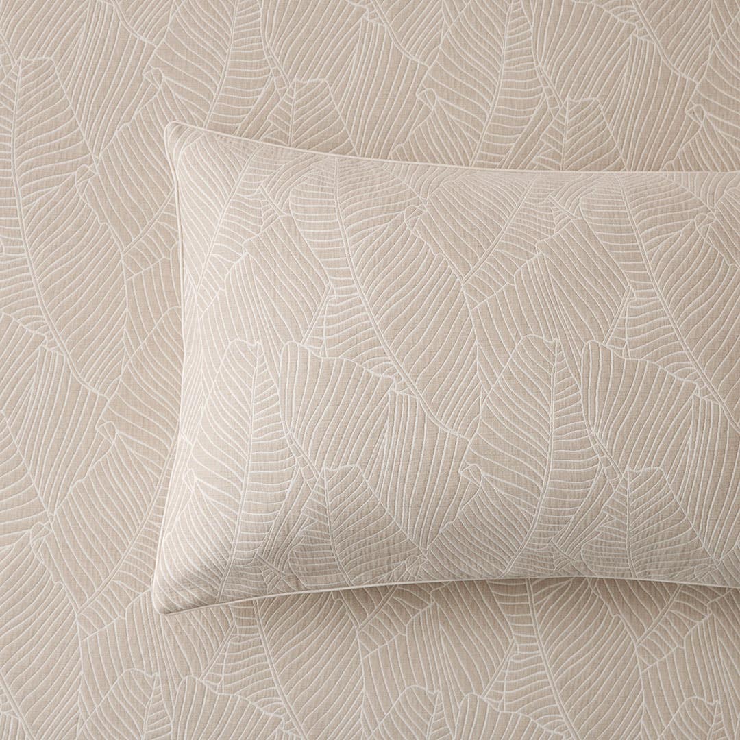 https://s3-ap-southeast-2.amazonaws.com/fusionfactory.commerceconnect.bbnt.production/pim_media/000/165/576/M_F_S24-25_Bedlinen_BOP_Bengali_Taupe_QQC_Detail_2_SI.jpg?1719983435