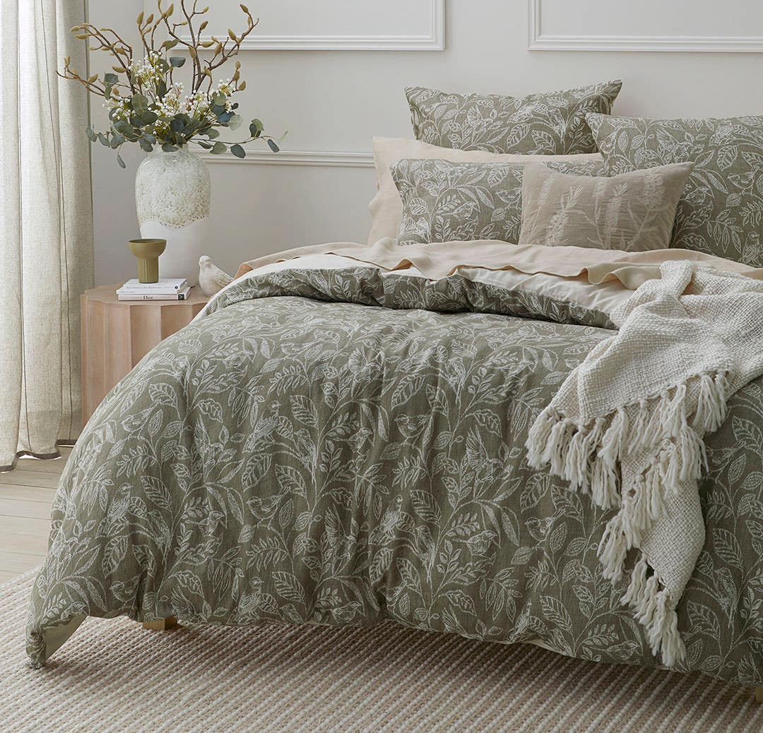 https://s3-ap-southeast-2.amazonaws.com/fusionfactory.commerceconnect.bbnt.production/pim_media/000/171/043/M_F_S24-25_Bedlinen_BOP_Birdsong_QQC_Marketing_SI.jpg?1727246715