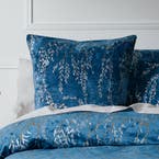 https://s3-ap-southeast-2.amazonaws.com/fusionfactory.commerceconnect.bbnt.production/pim_media/000/163/820/M_F_S24-25_Bedlinen_BOP_Gwendoline_QQC_Euro_SI.jpg?1715647903
