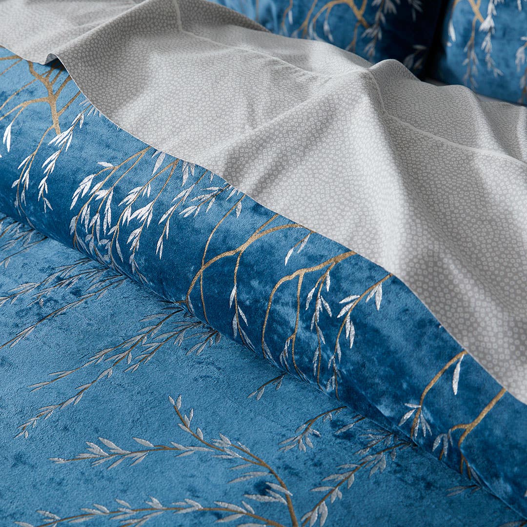 https://s3-ap-southeast-2.amazonaws.com/fusionfactory.commerceconnect.bbnt.production/pim_media/000/163/819/M_F_S24-25_Bedlinen_BOP_Gwendoline_QQC_Marketing_Detail-02_SI.jpg?1715647870