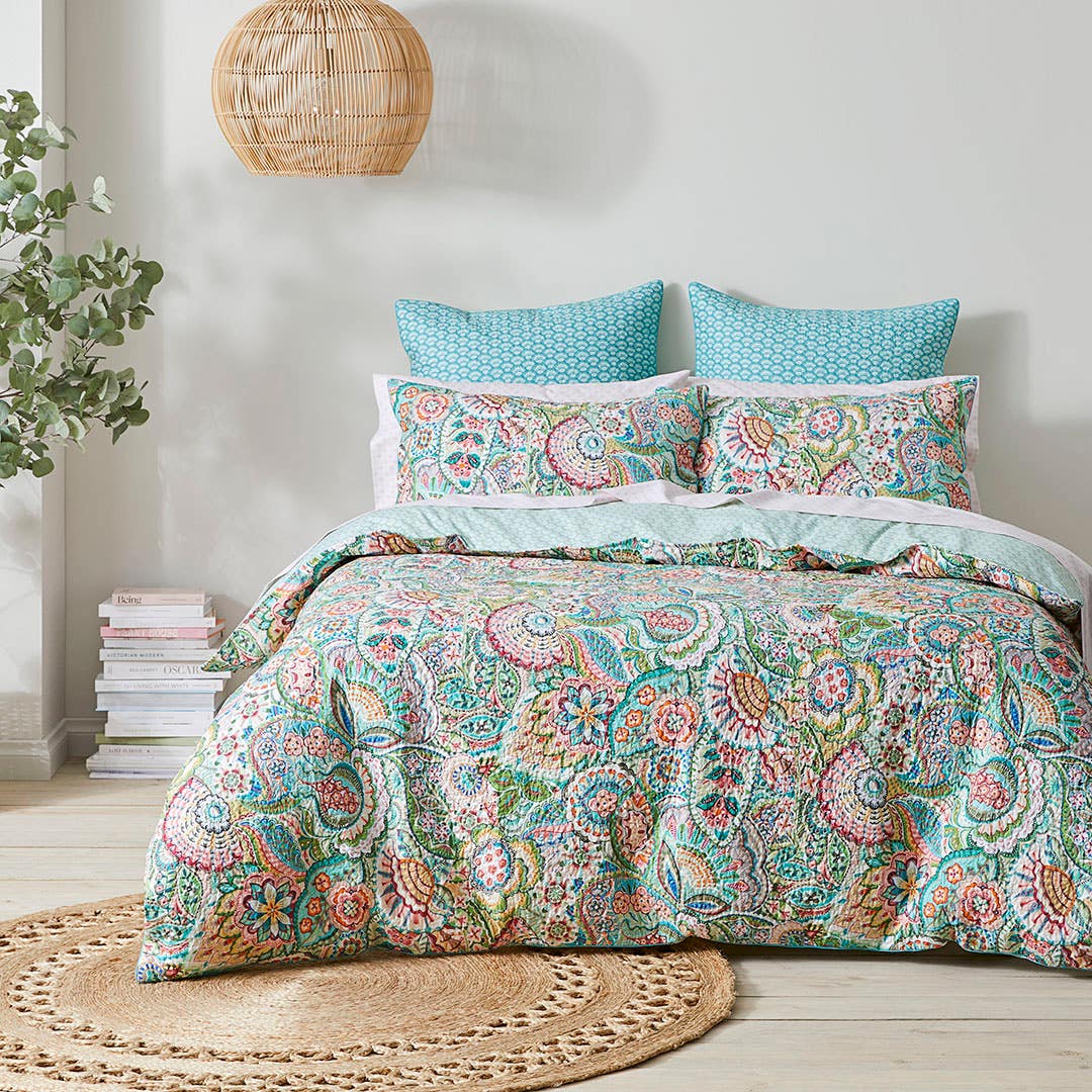 https://s3-ap-southeast-2.amazonaws.com/fusionfactory.commerceconnect.bbnt.production/pim_media/000/171/915/M_F_S24-25_Bedlinen_BOP_Komodo_QQC_ALT_SI.jpg?1728366196