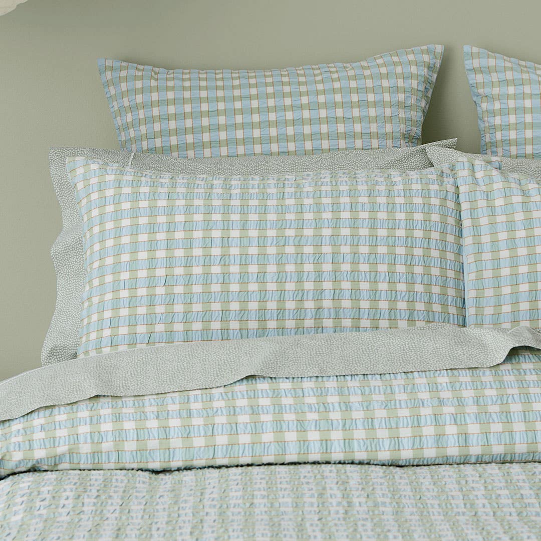 https://s3-ap-southeast-2.amazonaws.com/fusionfactory.commerceconnect.bbnt.production/pim_media/000/164/493/M_F_S24-25_Bedlinen_BOP_Leah_Blue_QQC_Pillow_SI.jpg?1718080586