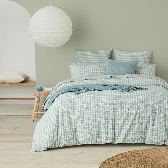 https://s3-ap-southeast-2.amazonaws.com/fusionfactory.commerceconnect.bbnt.production/pim_media/000/164/489/M_F_S24-25_Bedlinen_BOP_Leah_Blue_QQC_SI.jpg?1718080488