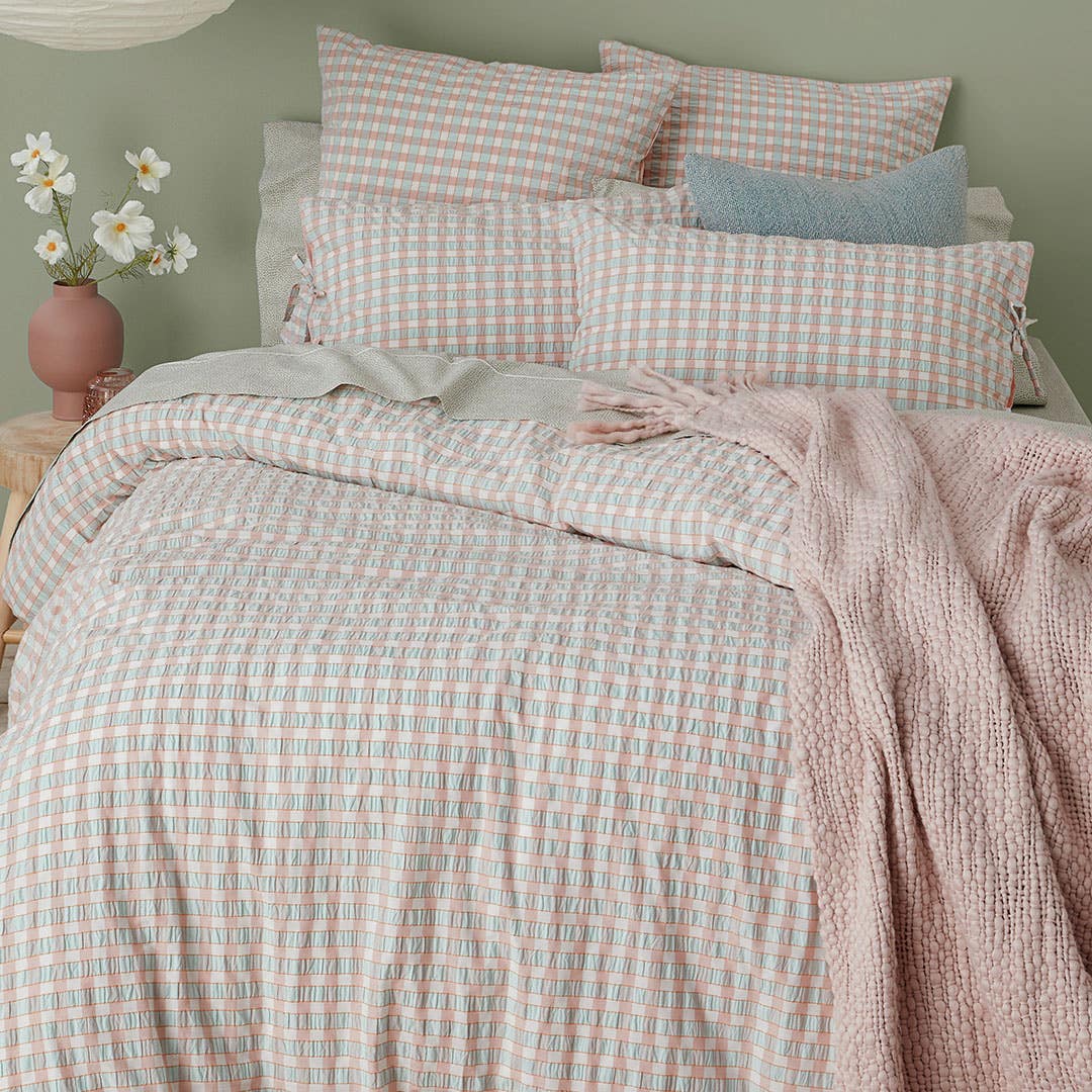 https://s3-ap-southeast-2.amazonaws.com/fusionfactory.commerceconnect.bbnt.production/pim_media/000/164/535/M_F_S24-25_Bedlinen_BOP_Leah_Blush_QQC_Marketing_SI.jpg?1718084878