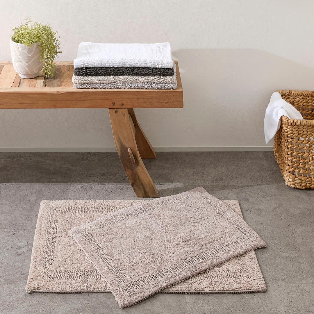 https://s3-ap-southeast-2.amazonaws.com/fusionfactory.commerceconnect.bbnt.production/pim_media/000/174/190/M_F_S24-25_Summer_LS_Studio_Bathmats-Braxton_BM_Zinc.jpg?1729816974