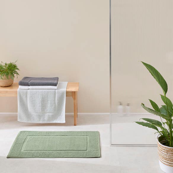 https://s3-ap-southeast-2.amazonaws.com/fusionfactory.commerceconnect.bbnt.production/pim_media/000/174/393/M_F_S24-25_Summer_LS_Studio_Bathmats_Piermont_BM_Khaki_SI.jpg?1730096191