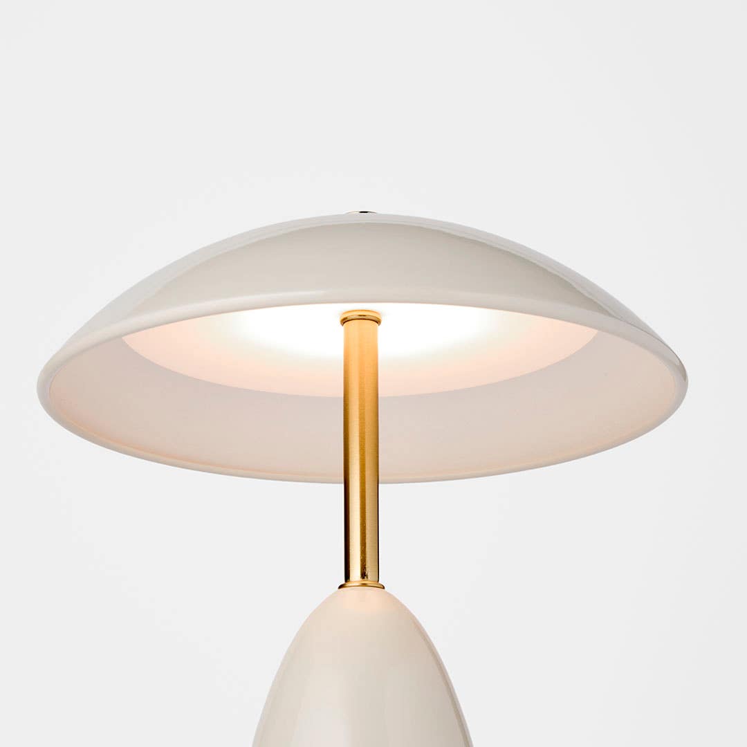 https://s3-ap-southeast-2.amazonaws.com/fusionfactory.commerceconnect.bbnt.production/pim_media/000/201/294/M_F_S25-26_Alina-Led-Light_Taupe_26626002_Detail-01_SI.jpg?1758082181