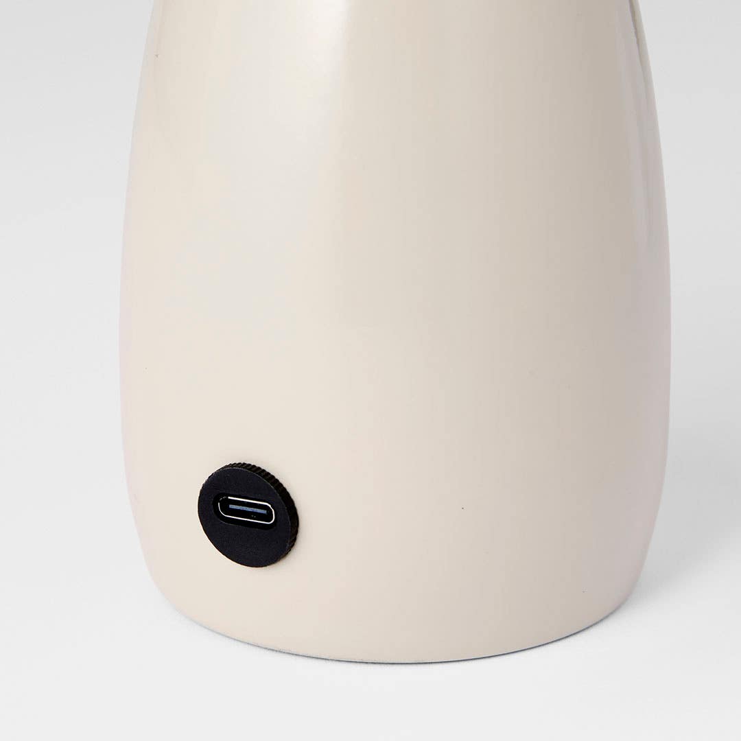 https://s3-ap-southeast-2.amazonaws.com/fusionfactory.commerceconnect.bbnt.production/pim_media/000/201/296/M_F_S25-26_Alina-Led-Light_Taupe_26626002_Detail-03_SI.jpg?1758082181
