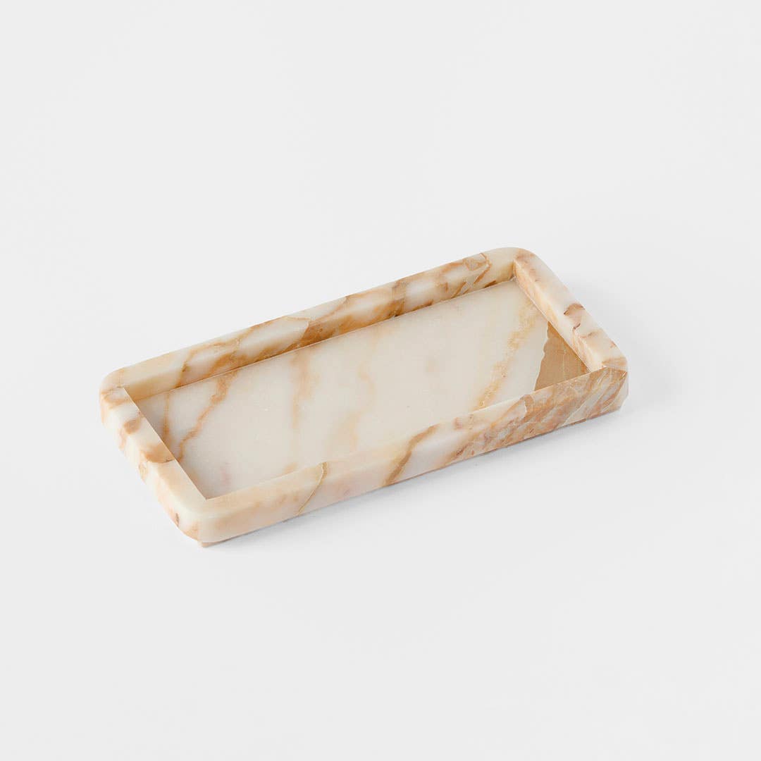 https://s3-ap-southeast-2.amazonaws.com/fusionfactory.commerceconnect.bbnt.production/pim_media/000/199/085/M_F_S25-26_Aven-Marble-Tray_Calacatta_26610001_SI.jpg?1754530995