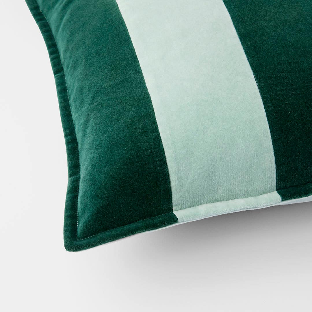 https://s3-ap-southeast-2.amazonaws.com/fusionfactory.commerceconnect.bbnt.production/pim_media/000/202/763/M_F_S25-26_Bates-Velvet-Cushion_Green-Sage_26610103_Detail_SI.jpg?1760068465