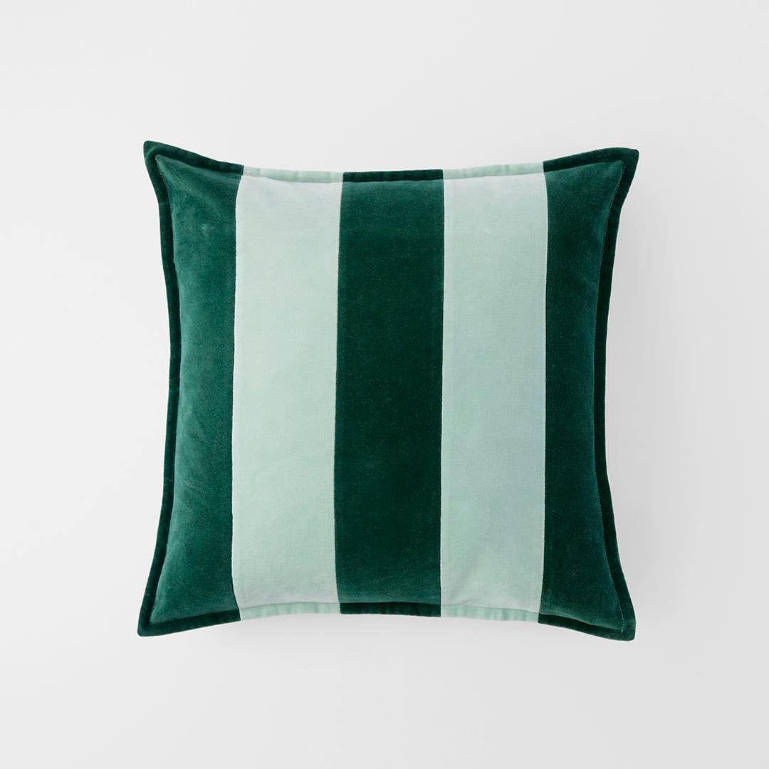 https://s3-ap-southeast-2.amazonaws.com/fusionfactory.commerceconnect.bbnt.production/pim_media/000/202/764/M_F_S25-26_Bates-Velvet-Cushion_Green-Sage_26610103_SI.jpg?1760068465