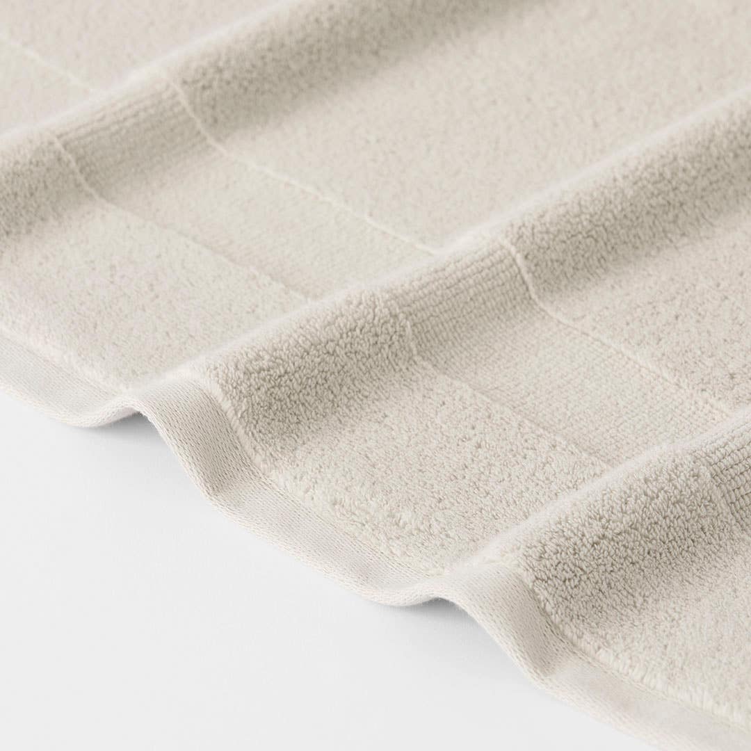 https://s3-ap-southeast-2.amazonaws.com/fusionfactory.commerceconnect.bbnt.production/pim_media/000/200/144/M_F_S25-26_Bathroom_Ultrasoft_Oatmeal_26606308_Detail_SI.jpg?1756352512