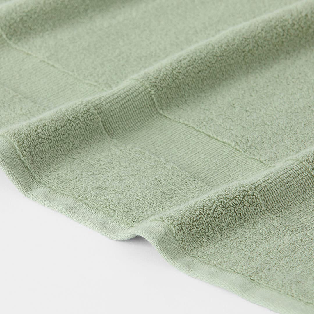 https://s3-ap-southeast-2.amazonaws.com/fusionfactory.commerceconnect.bbnt.production/pim_media/000/200/132/M_F_S25-26_Bathroom_Ultrasoft_Sage_26606304_Detail_SI.jpg?1756352145