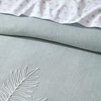 https://s3-ap-southeast-2.amazonaws.com/fusionfactory.commerceconnect.bbnt.production/pim_media/000/195/303/M_F_S25-26_Bedlinen_BOP_Antillies_QQC_Detail-01_SI.jpg?1747720751