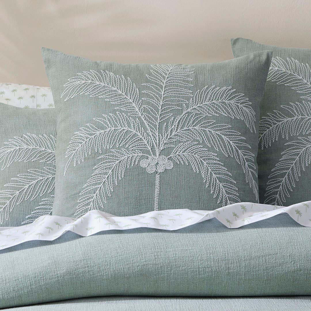 https://s3-ap-southeast-2.amazonaws.com/fusionfactory.commerceconnect.bbnt.production/pim_media/000/195/296/M_F_S25-26_Bedlinen_BOP_Antillies_QQC_Euro_SI.jpg?1747720749
