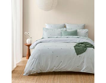 https://s3-ap-southeast-2.amazonaws.com/fusionfactory.commerceconnect.bbnt.production/pim_media/000/203/333/M_F_S25-26_Bedlinen_BOP_Bella_QQC_SI.jpg?1761273337
