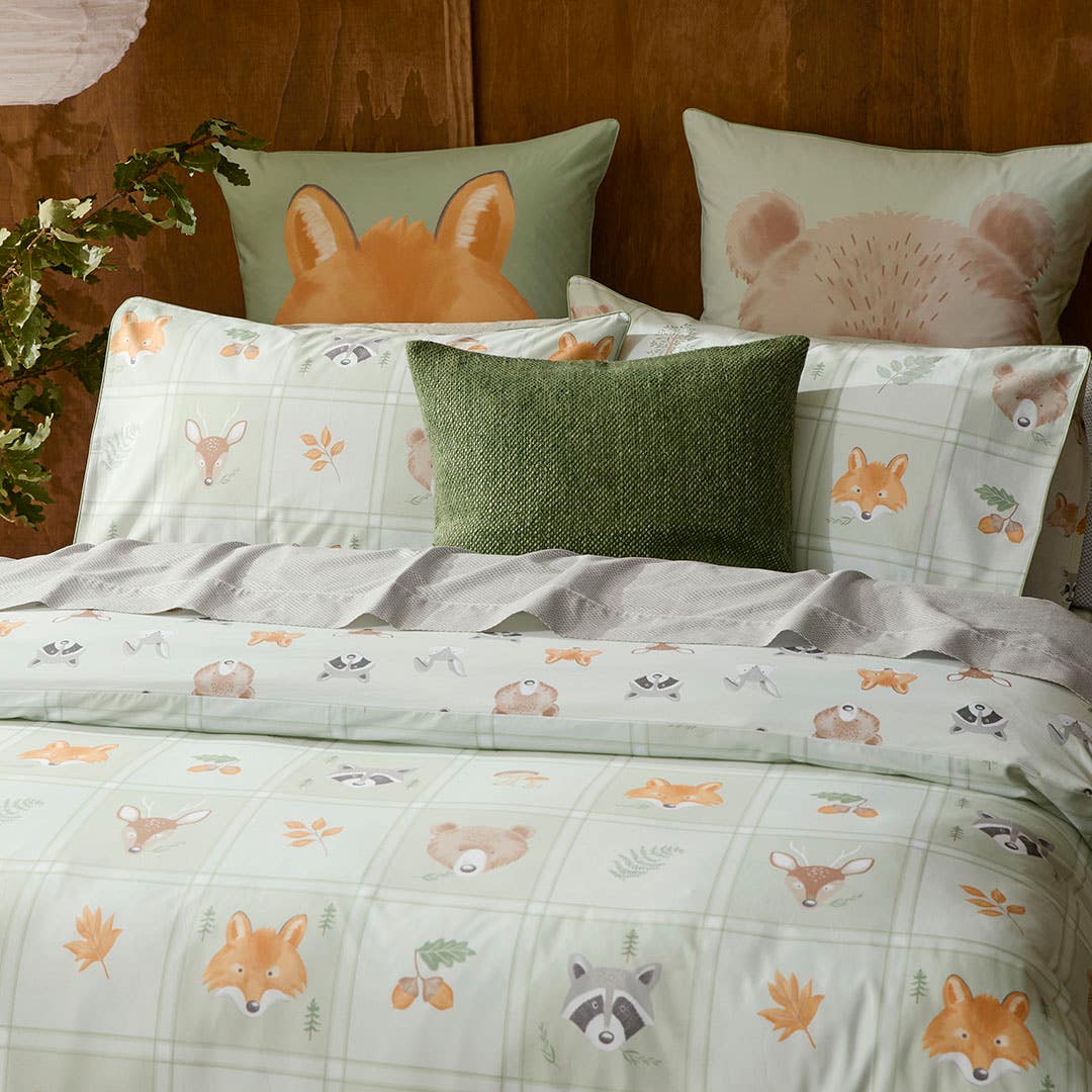 https://s3-ap-southeast-2.amazonaws.com/fusionfactory.commerceconnect.bbnt.production/pim_media/000/195/627/M_F_S25-26_Bedlinen_BOP_Buck_QQC_Marketing_1_SI.jpg?1748311035