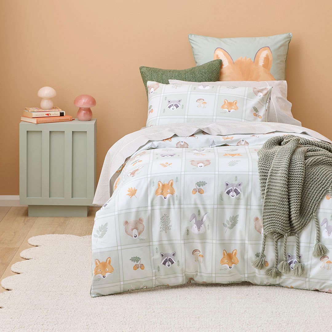 https://s3-ap-southeast-2.amazonaws.com/fusionfactory.commerceconnect.bbnt.production/pim_media/000/204/339/M_F_S25-26_Bedlinen_BOP_Buck_SQC_SI.jpg?1763076264