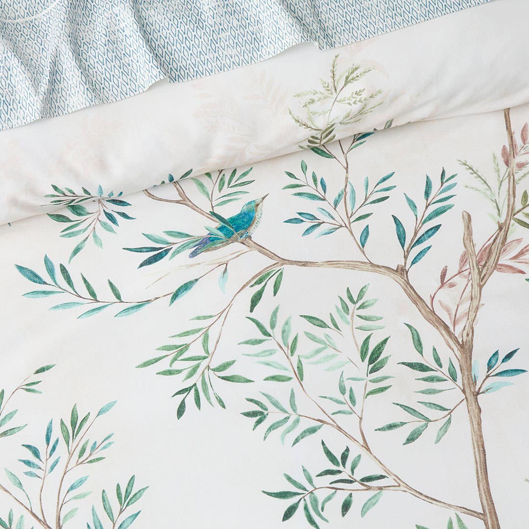 https://s3-ap-southeast-2.amazonaws.com/fusionfactory.commerceconnect.bbnt.production/pim_media/000/194/408/M_F_S25-26_Bedlinen_BOP_Eden_QQC_Detail_1_SI.jpg?1745995270