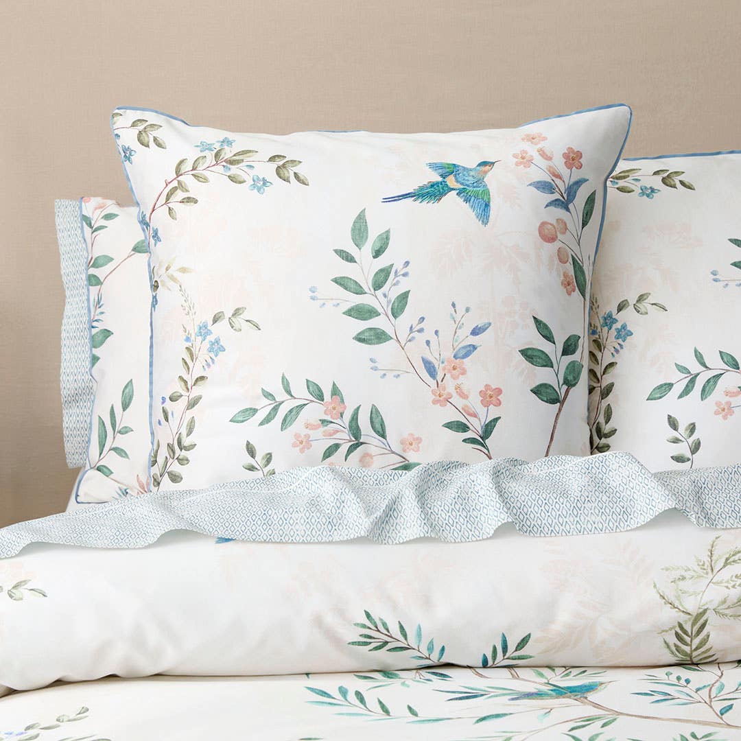 https://s3-ap-southeast-2.amazonaws.com/fusionfactory.commerceconnect.bbnt.production/pim_media/000/194/409/M_F_S25-26_Bedlinen_BOP_Eden_QQC_Euro_SI.jpg?1745995270