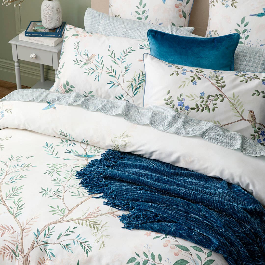 https://s3-ap-southeast-2.amazonaws.com/fusionfactory.commerceconnect.bbnt.production/pim_media/000/194/410/M_F_S25-26_Bedlinen_BOP_Eden_QQC_Marketing_2_SI.jpg?1745995270