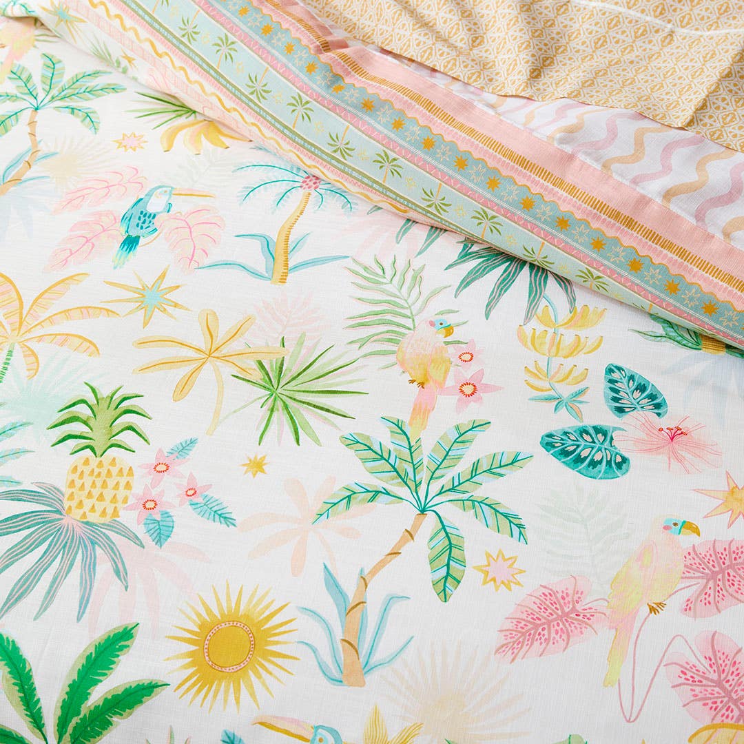 https://s3-ap-southeast-2.amazonaws.com/fusionfactory.commerceconnect.bbnt.production/pim_media/000/201/371/M_F_S25-26_Bedlinen_BOP_Estrella_Detail-1_SI.jpg?1758236084
