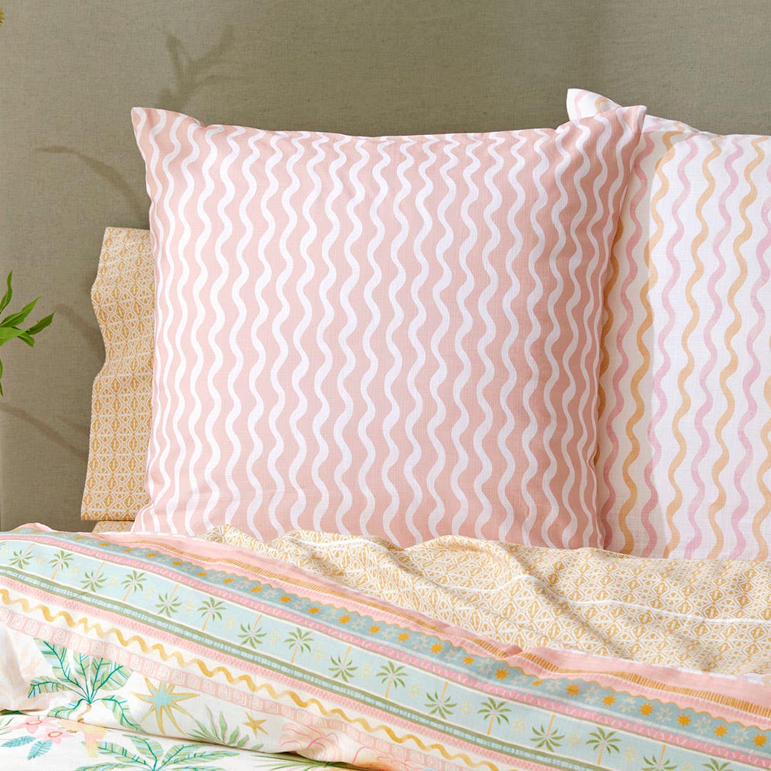 https://s3-ap-southeast-2.amazonaws.com/fusionfactory.commerceconnect.bbnt.production/pim_media/000/201/372/M_F_S25-26_Bedlinen_BOP_Estrella_Euro_SI.jpg?1758236085