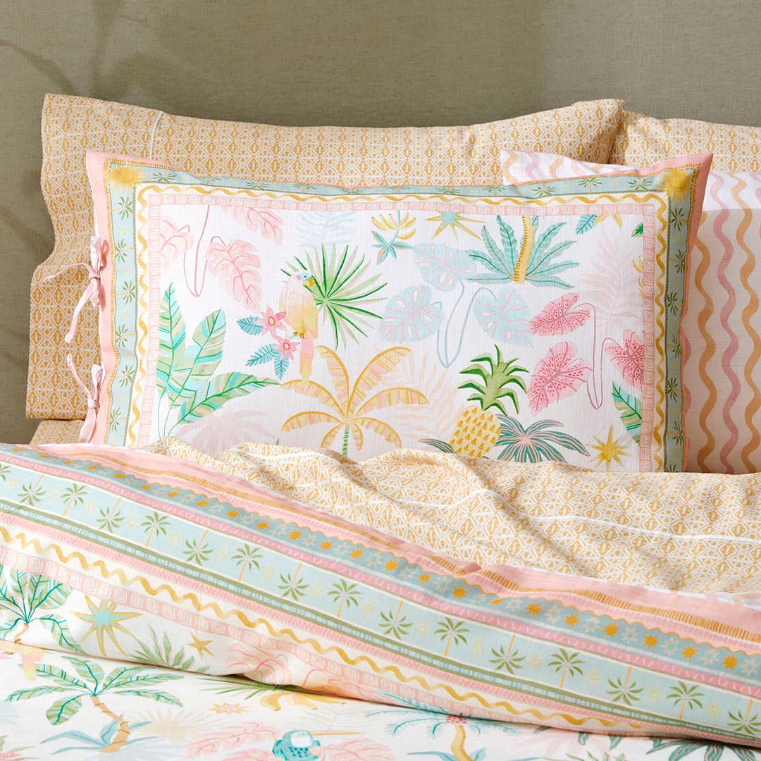 https://s3-ap-southeast-2.amazonaws.com/fusionfactory.commerceconnect.bbnt.production/pim_media/000/201/373/M_F_S25-26_Bedlinen_BOP_Estrella_Pillow_SI.jpg?1758236085
