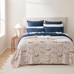 https://s3-ap-southeast-2.amazonaws.com/fusionfactory.commerceconnect.bbnt.production/pim_media/000/195/132/M_F_S25-26_Bedlinen_BOP_Sherpa_Blanket_Charlie_SI.jpg?1747375411