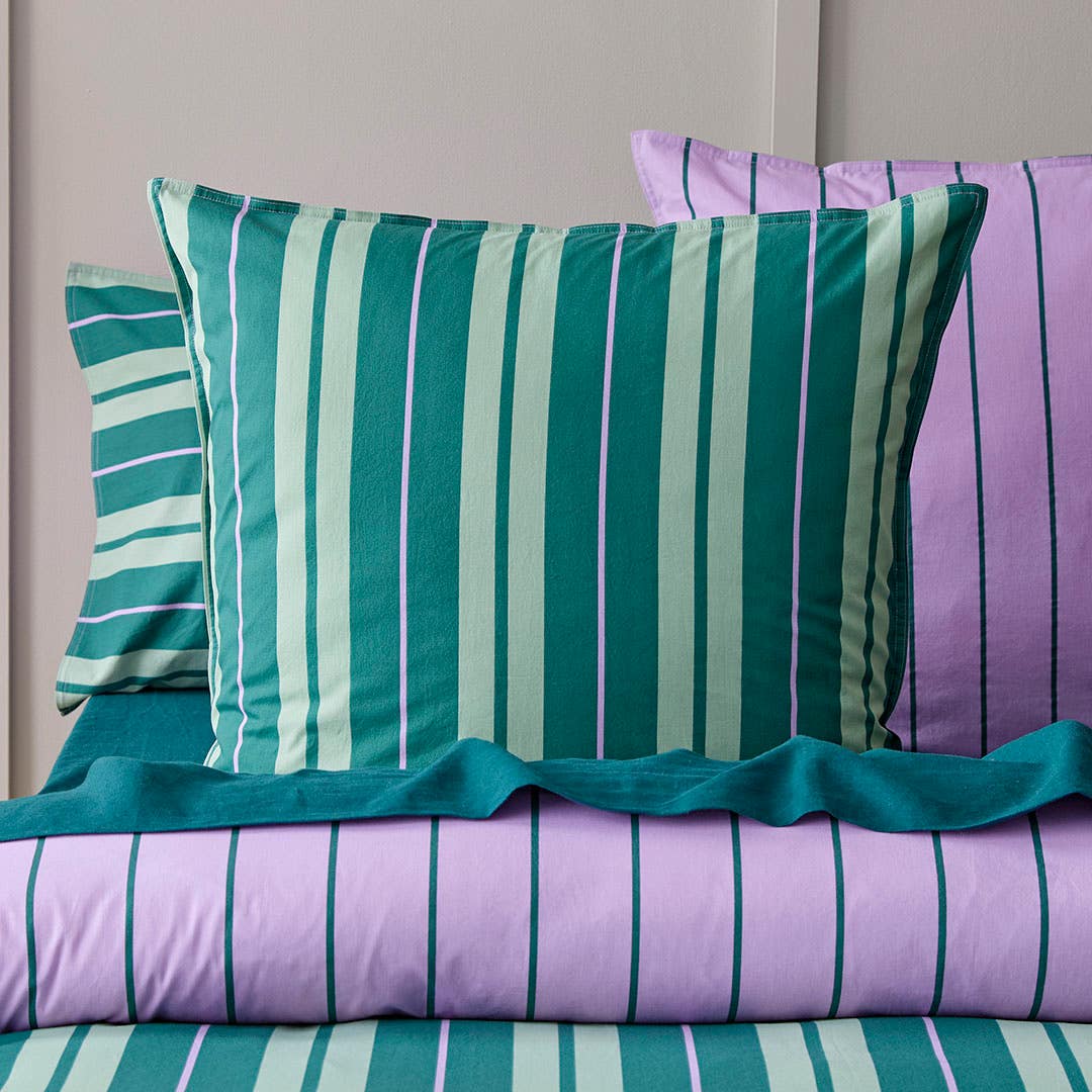 https://s3-ap-southeast-2.amazonaws.com/fusionfactory.commerceconnect.bbnt.production/pim_media/000/196/134/M_F_S25-26_Bedlinen_BOP_Sidney_Euro_SI.jpg?1750228951