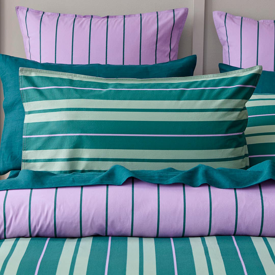 https://s3-ap-southeast-2.amazonaws.com/fusionfactory.commerceconnect.bbnt.production/pim_media/000/196/136/M_F_S25-26_Bedlinen_BOP_Sidney_Pillow_SI.jpg?1750228952