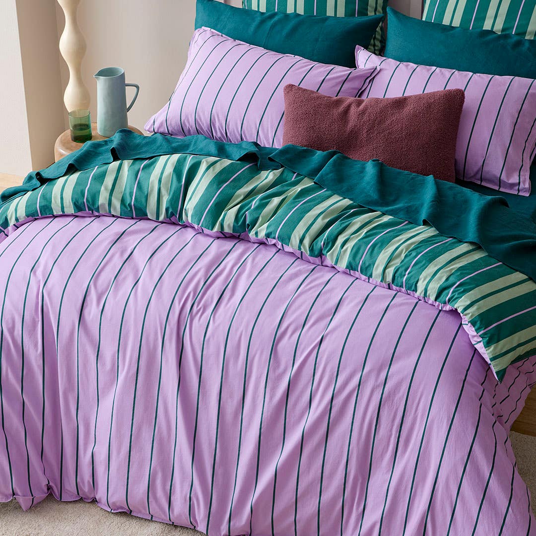 https://s3-ap-southeast-2.amazonaws.com/fusionfactory.commerceconnect.bbnt.production/pim_media/000/196/141/M_F_S25-26_Bedlinen_BOP_Sidney_QQC_RV_Marketing_SI.jpg?1750228953